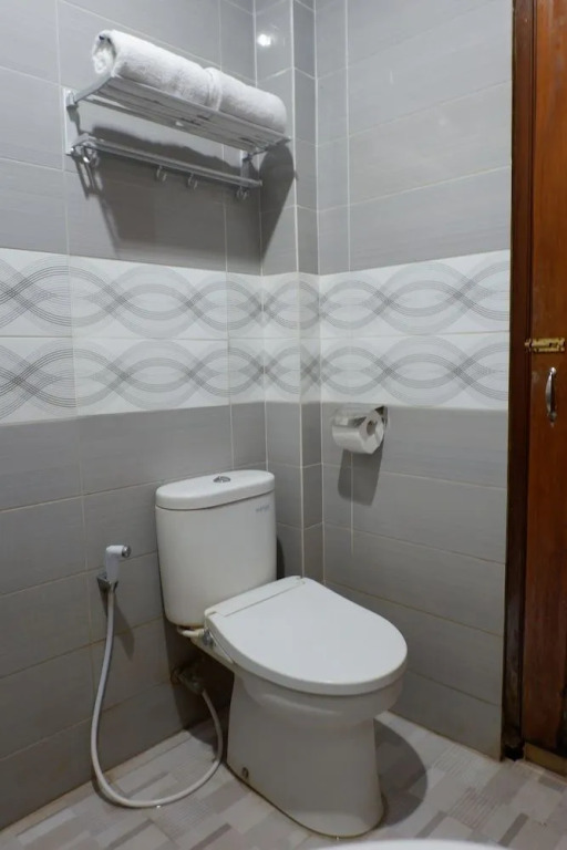 OYO 693 Hotel Safara