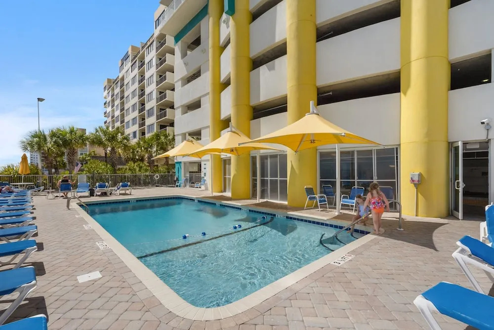 Seaside Resort 1003 3 Bedroom Condo by RedAwning