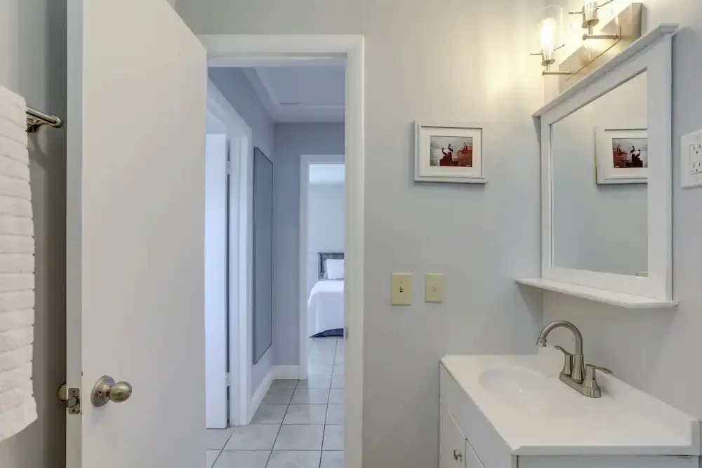 Pet-friendly Palm Beach Pad - 1 Mi to the Ocean!
