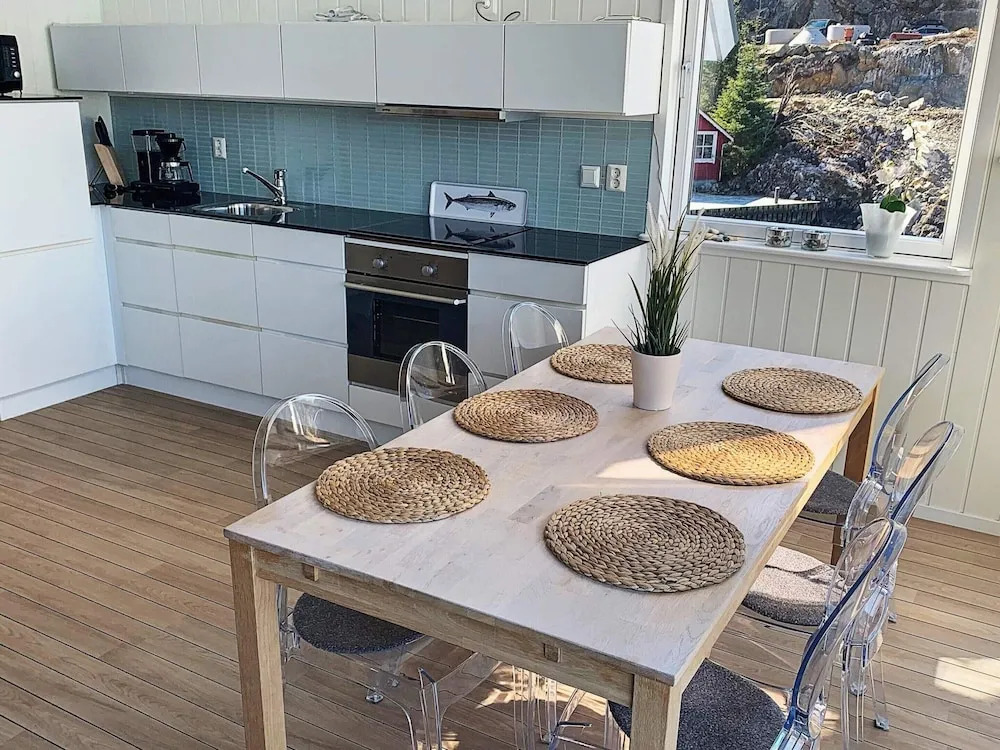 5 star holiday home in Urangsvåg