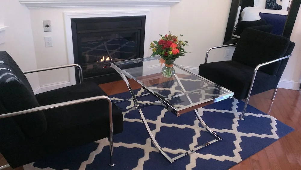 The Platinum Pebble Boutique Inn