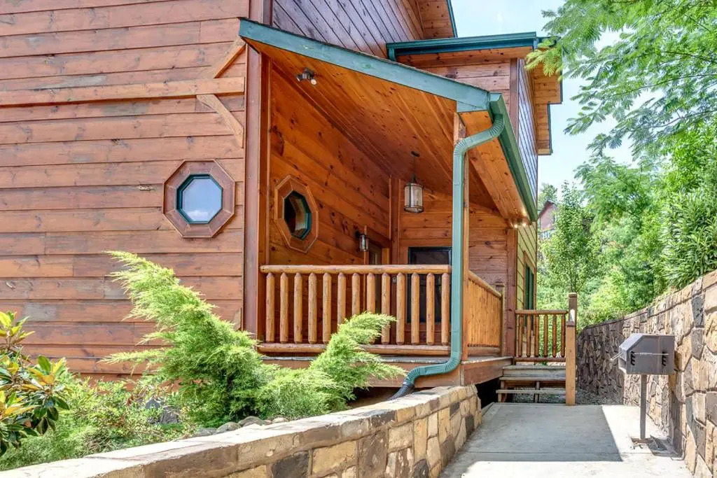 4 Bedroom Cabin for 14