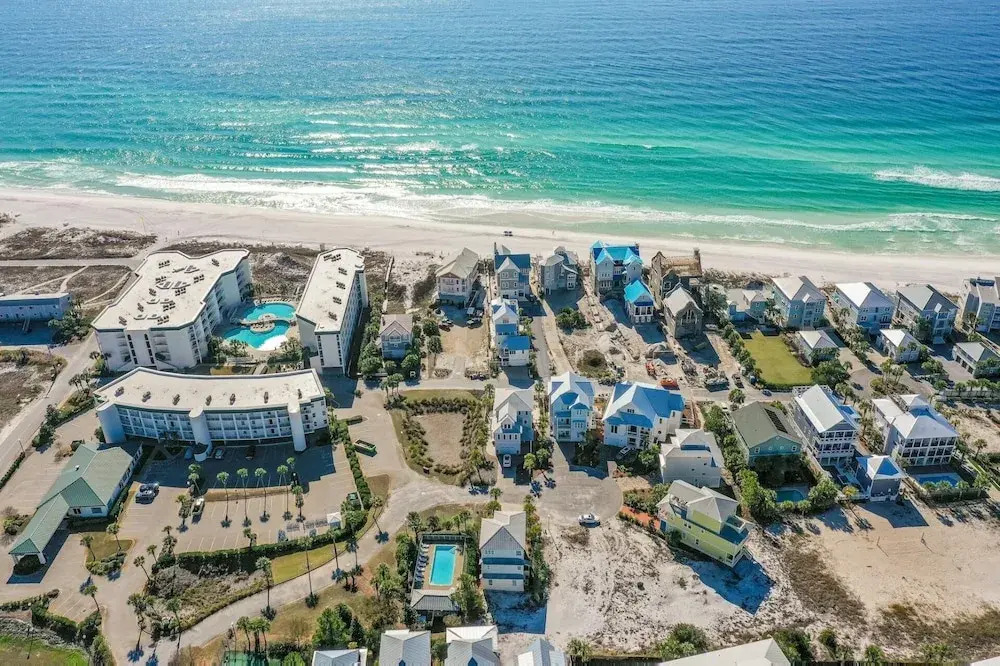 5BR Sleeps 14 in Seagrove Beach, Golf Cart, 6 Bikes, Pool + Free Attractions!