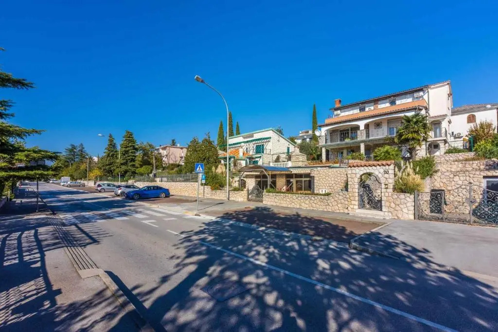 Apartment in Crikvenica 42252