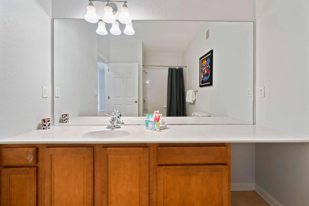 Renovated Condo by Convention Center & I-drive