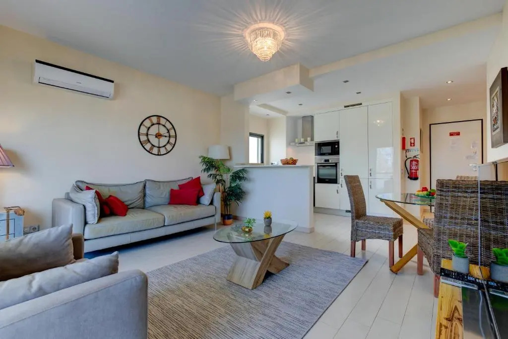 One Bedroom Apartment in Albur Village 1C