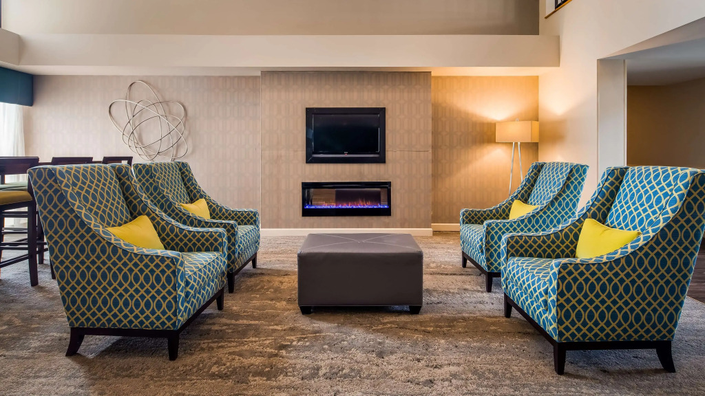 Best Western Plus Yadkin Valley Inn & Suites