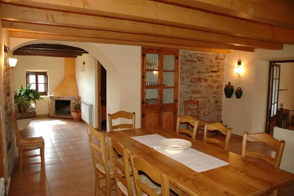 Casa con piscina y vistas a montaña - Cal Solsona