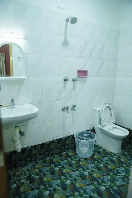 Rich inn Palace Tnagar