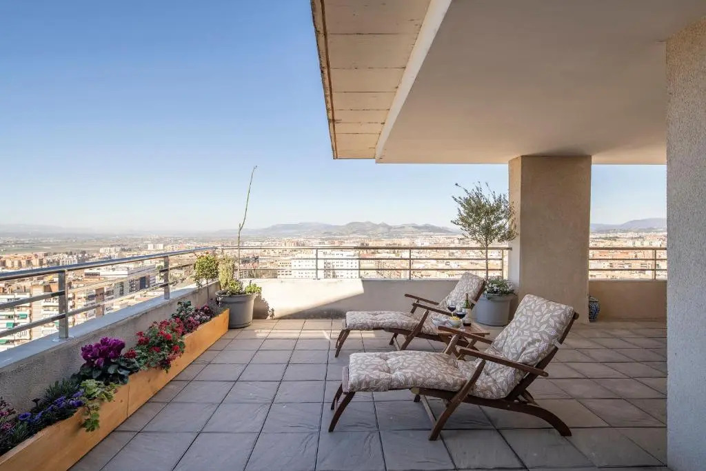 Atico Top Granada, Penthouse, 18-19th floor, City Centre, Views, Terrace, Free Parking