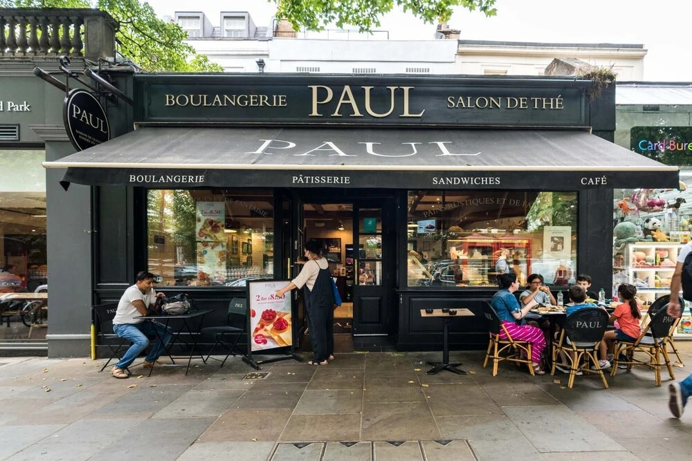 Luxury 2BD Apartment in Holland Park