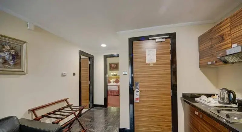 Rayan Hotel Corniche