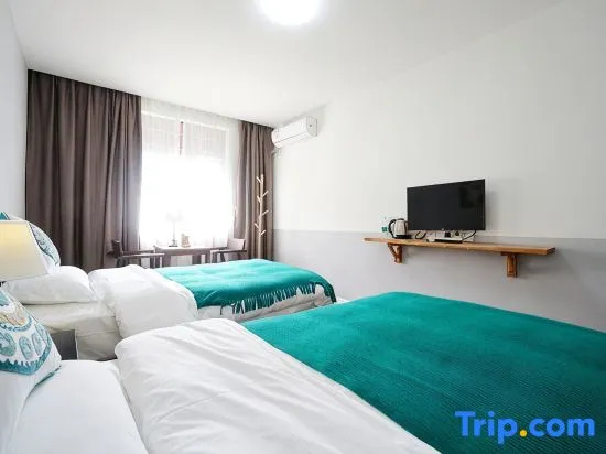 Zhaohuaxisu Hotel(Guilin Central Square Two Rivers and Four Lakes Store)