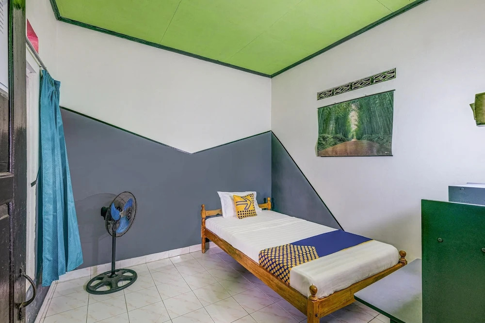 OYO Life 3119 Hotel Kurnia