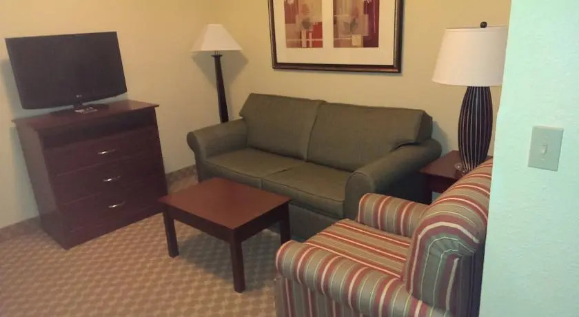 Country Inn and Suites Tulsa