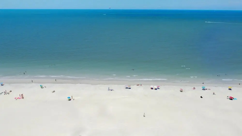 Tropic Terrace #45 - Beachfront Rental 1 Bedroom Condo by Redawning