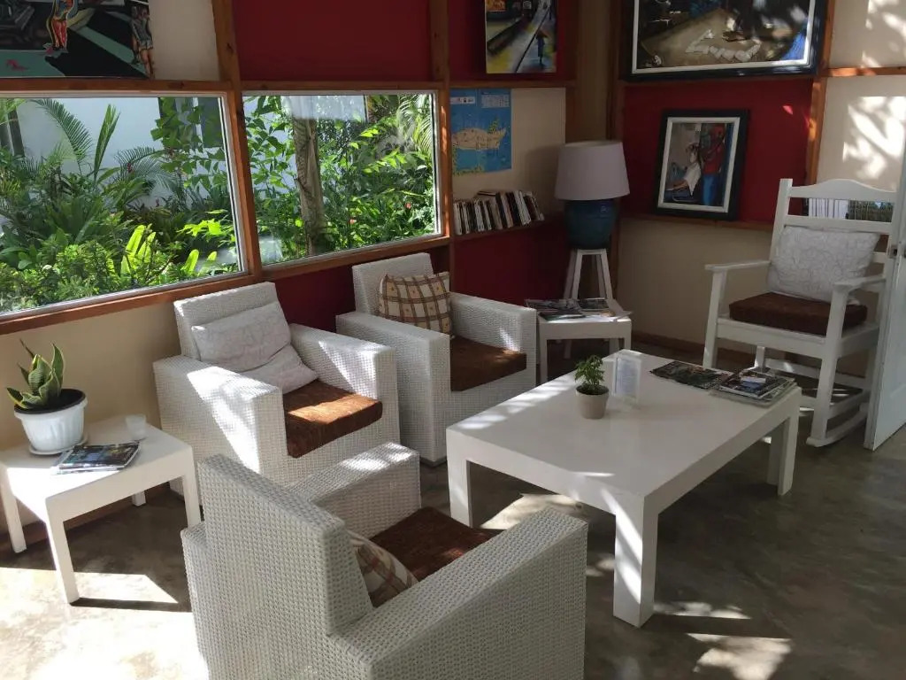 Beach Hotel Casa Nina