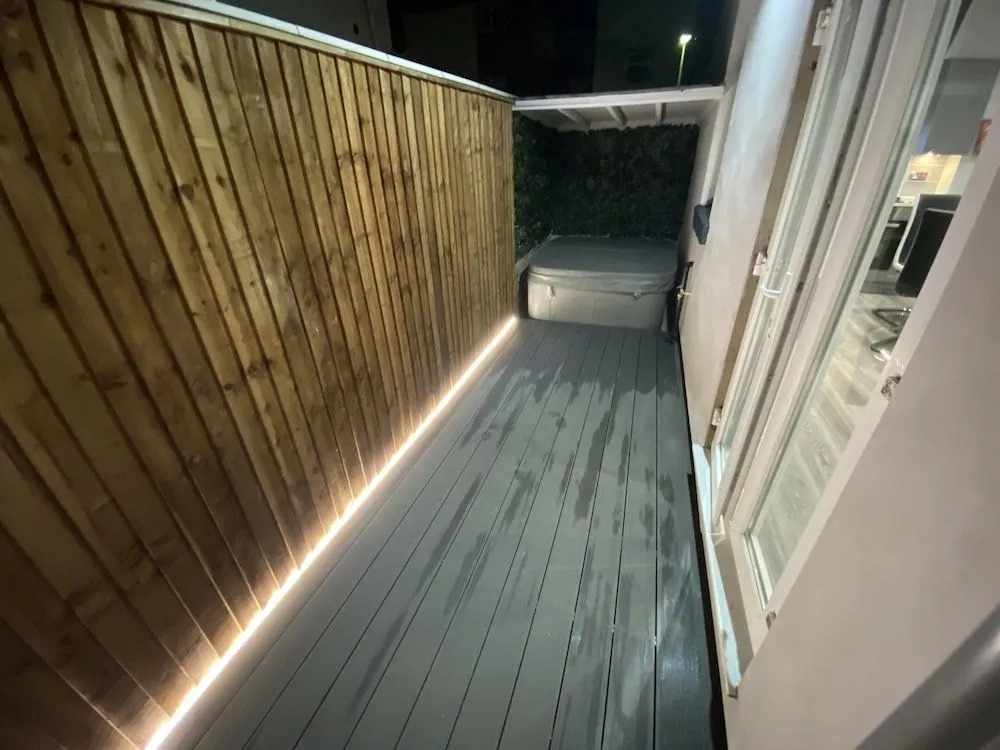 Edward Place Luxury Hot Tub Apartments