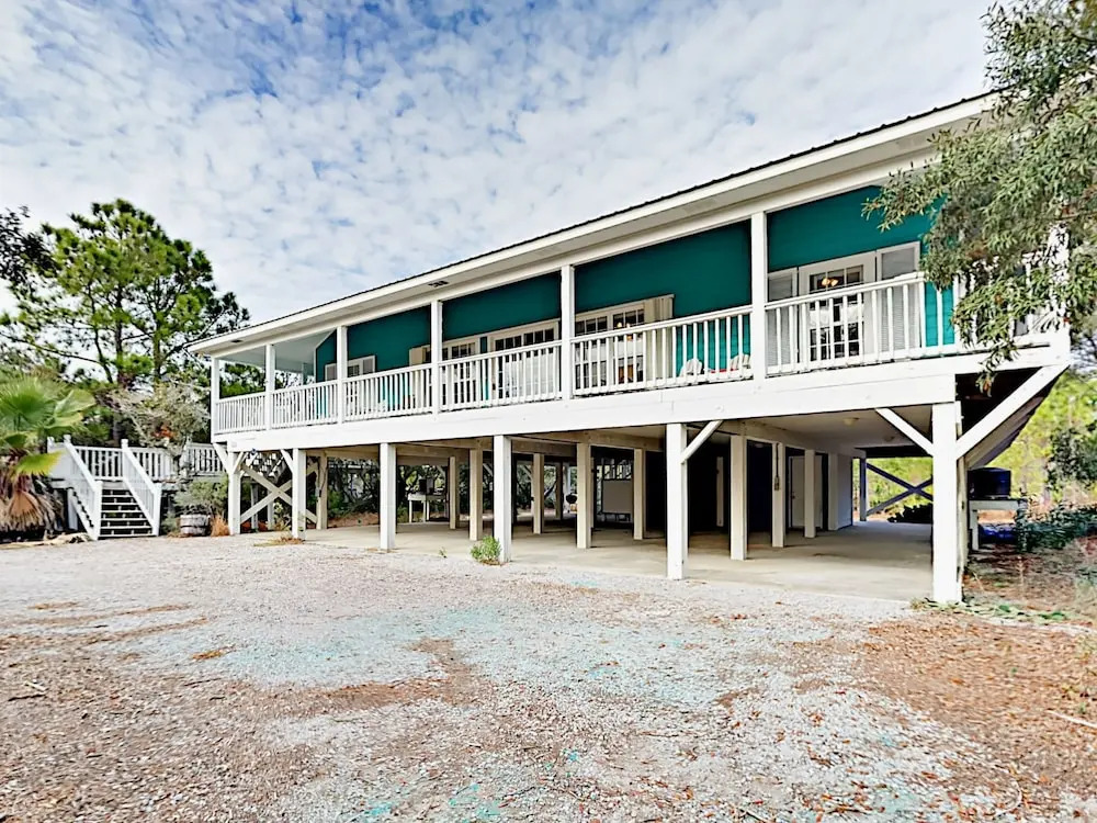 6727 Driftwood Dr Home 4 Bedrooms 3 Bathrooms Home