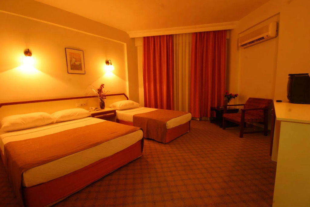 Kleopatra Beach Hotel