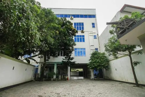 OYO 361 Grand Rovinka Hotel