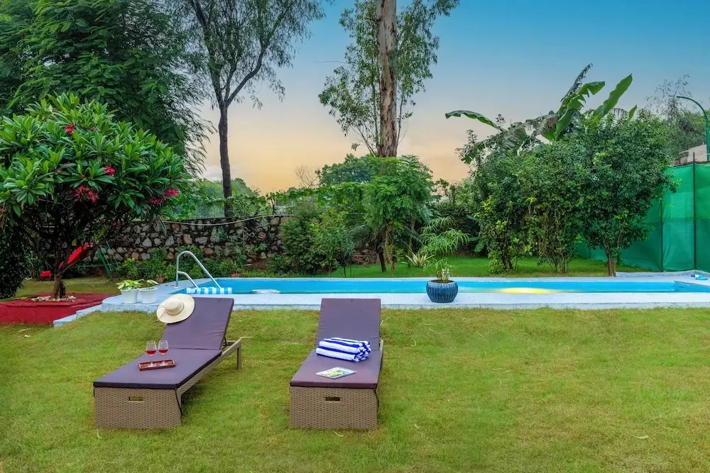 Alaya Stays 3 BHK with Pvt Pool-Daffodil
