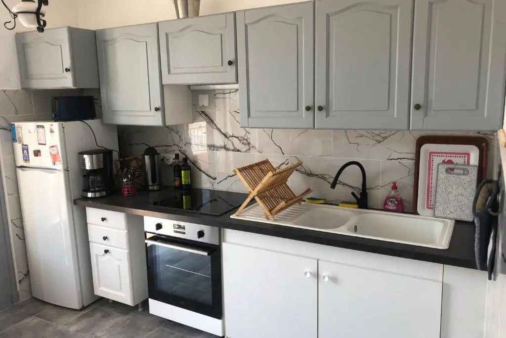 Beautiful Renovated T3 In The Heart Of Grasse!