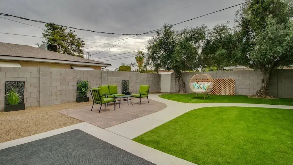 Remodeled 2 Bdrm w/ Yard in Old Town Scottsdale!