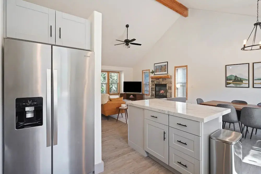 Quail Covey 3 Bedroom Home by RedAwning