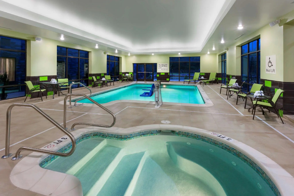 Hampton Inn & Suites Williamsport - Faxon Exit