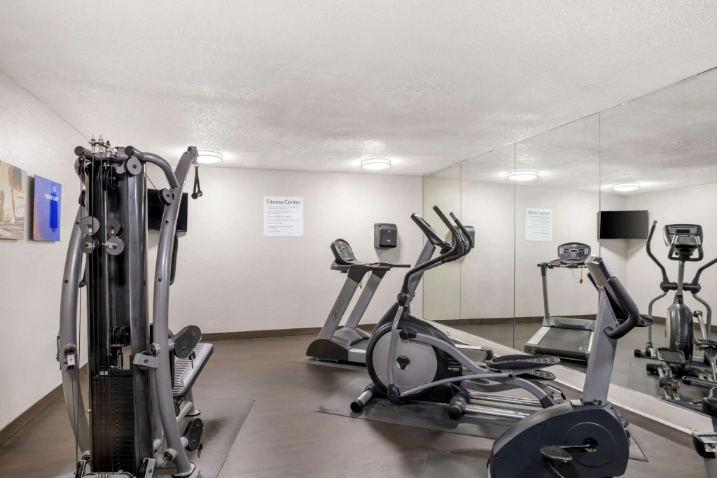 Comfort Suites Nashville Airport - BNA