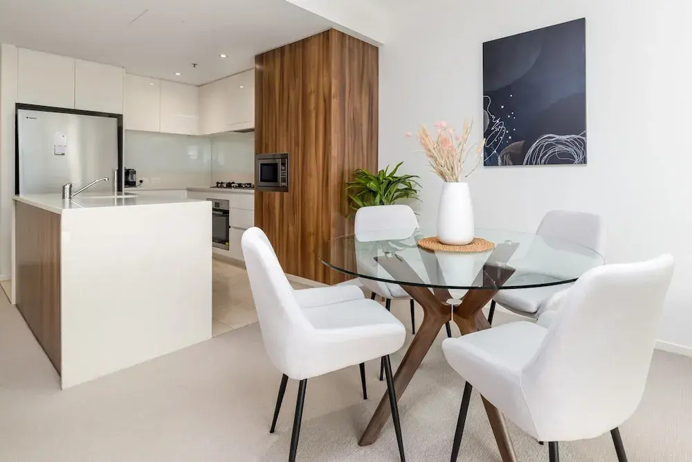 Spacious 1-bed With View in Central Location