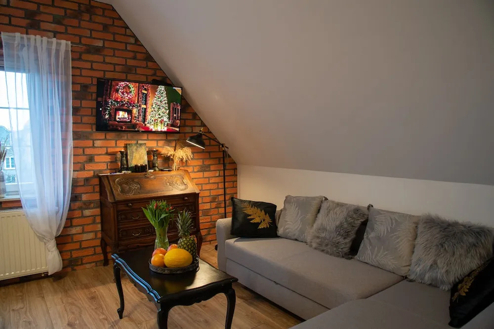 Długa 66 Attic