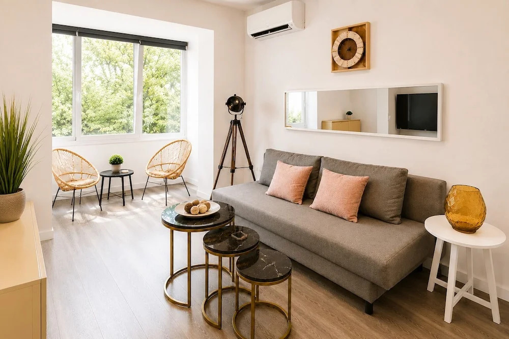 Metropole Apartments Romana Square