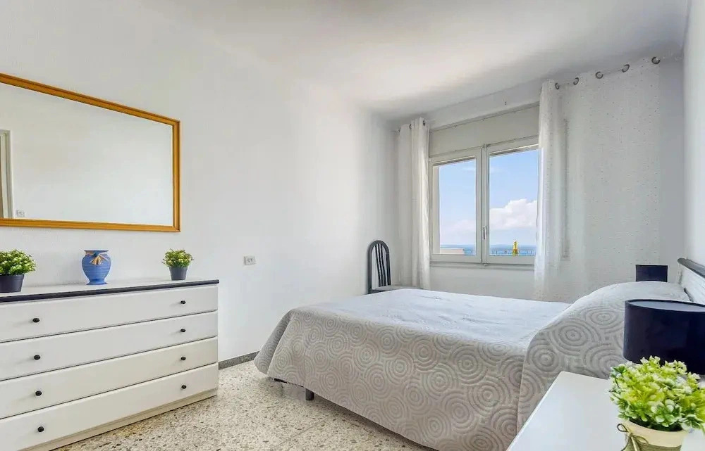 Apartment With Scenic View