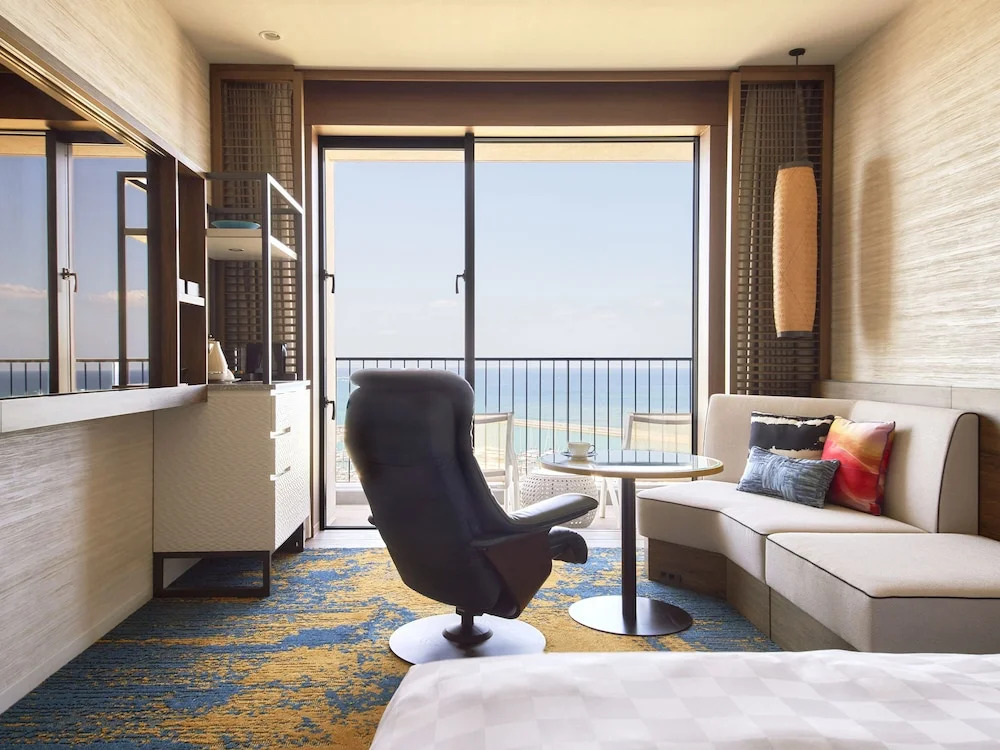 Отель Okinawa Prince Ocean View Ginowan