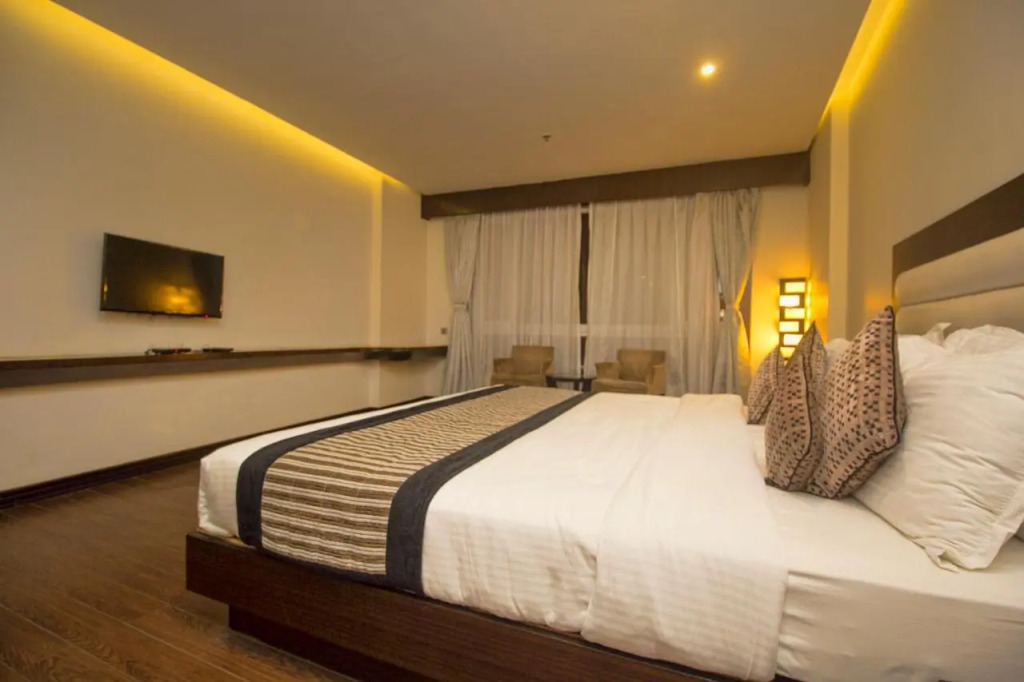 Summit Montana Suites & Spa