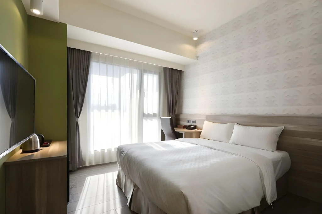 KUN Tour Hotel Feng Chai