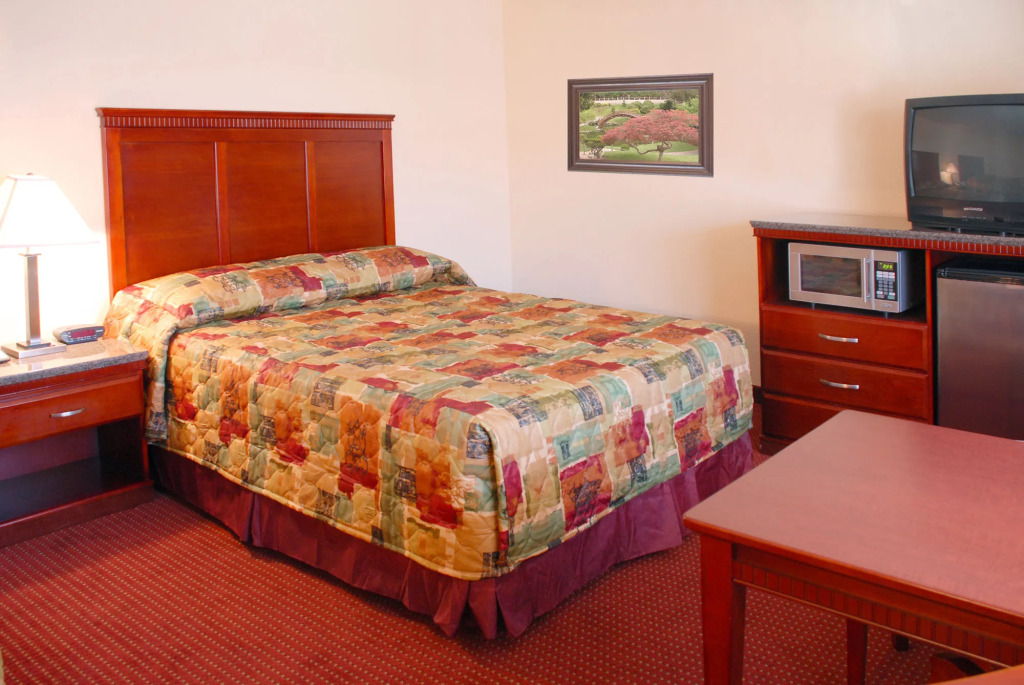 Relax Inn And Suites