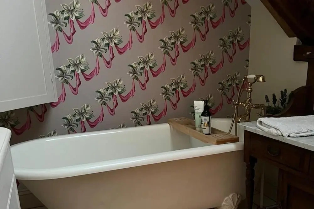 The Hillis Farmhouse - 6 Bed - Sleeps 11 - Pets