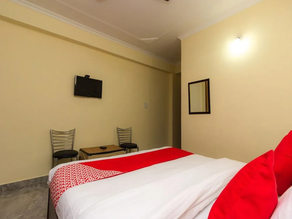Oyo 23392 Hotel Om Palace