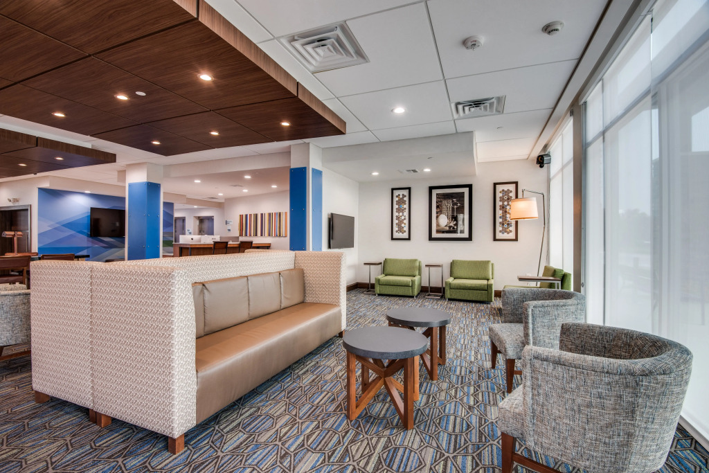 Holiday Inn Express & Suites Dallas North - Addison by IHG