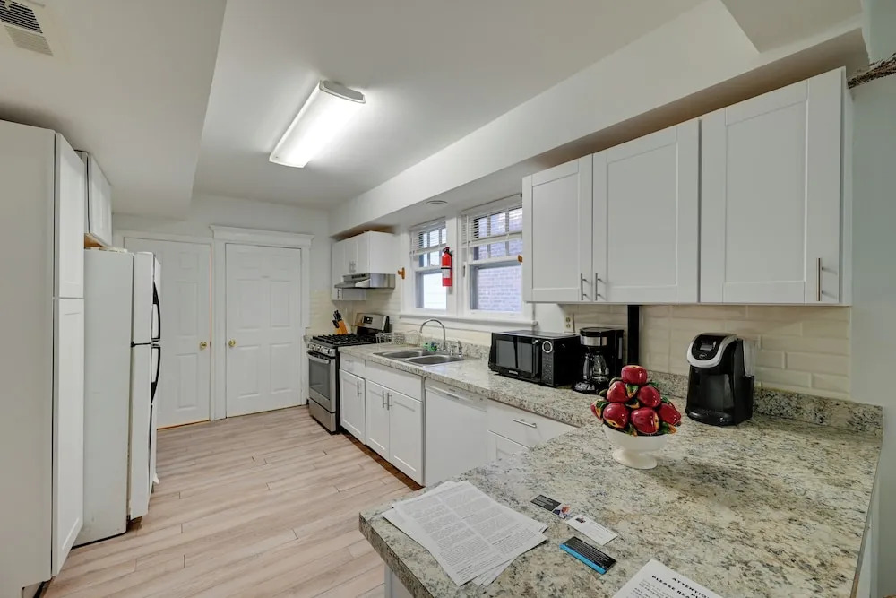 2 Blocks to Beach & Boardwalk: Ventnor City Escape