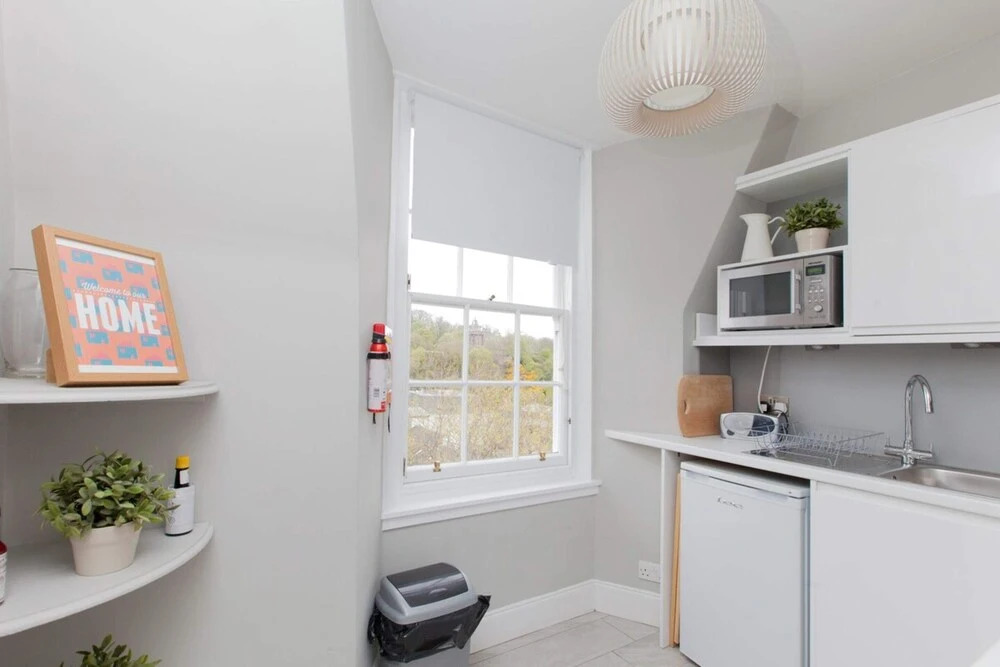 1 Bedroom Apartment in Edinburgh'S Old Town Sleeps 4