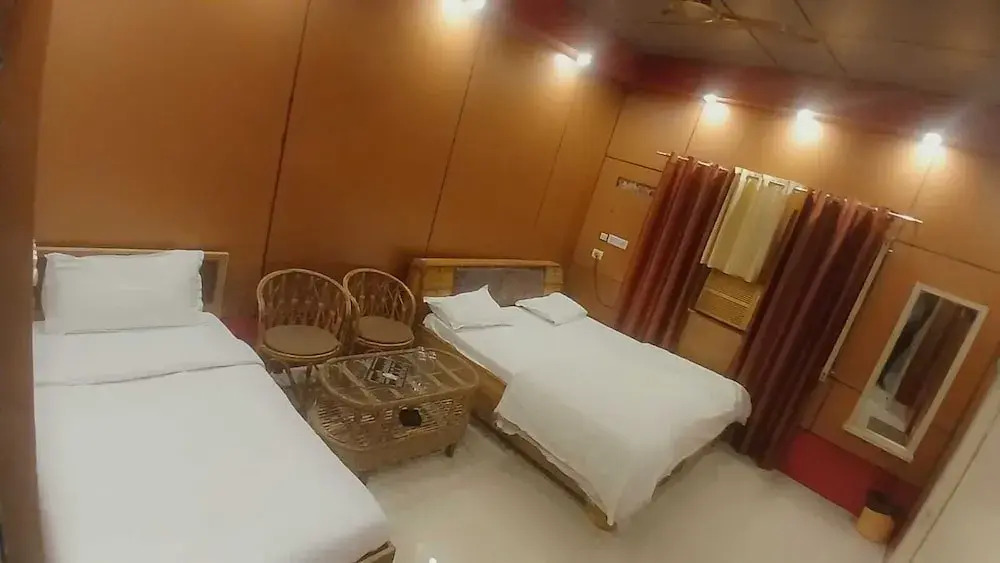 Hotel Shiv Ganga