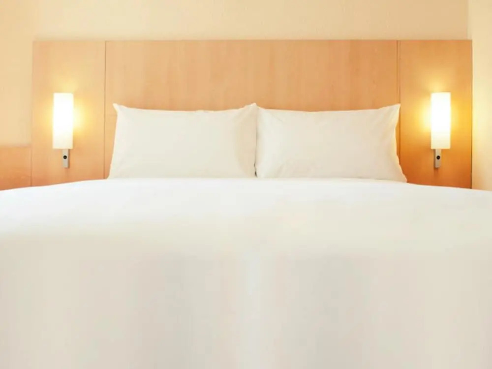 IBIS Anshan Shengli Square