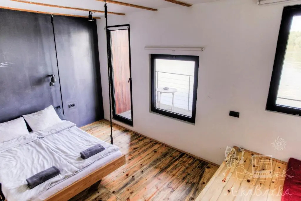 ArkaBarka 2- Floating Dream Rooms and Apartments