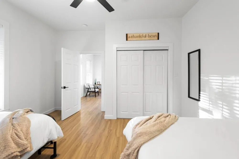 New Charming 2-bedroom Home Minutes to Downtown