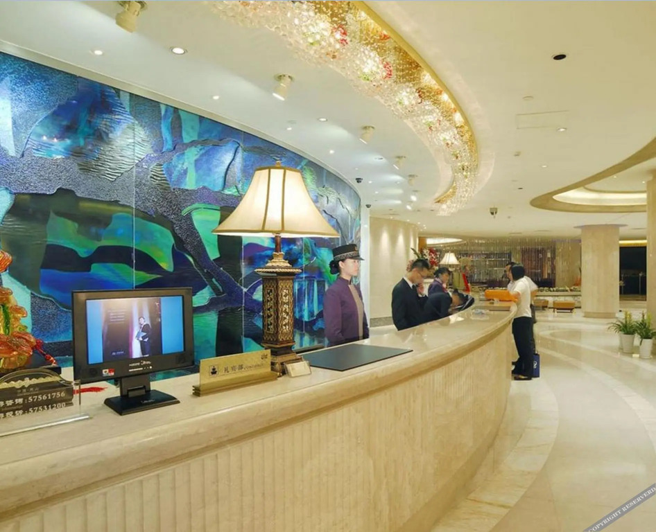 Yizui Crown Hotel