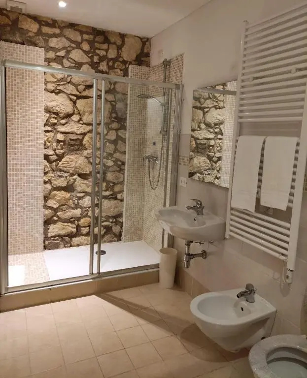 Appartamento grazioso in palazzina del 900: Verona